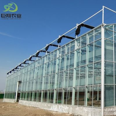 Serre agricole à couverture en verre